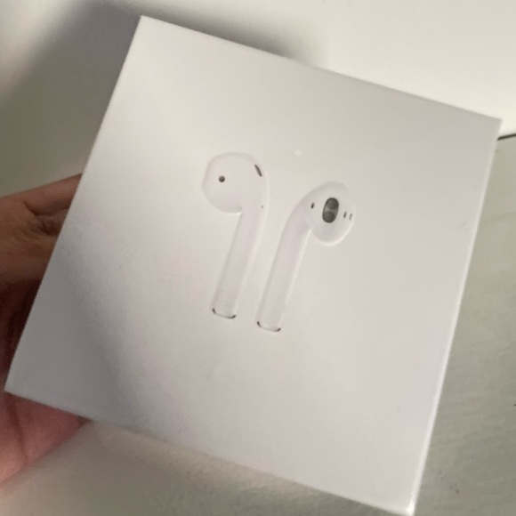 *SEALED* Airpods Gen 2